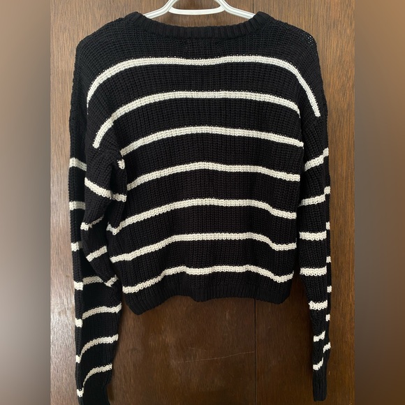 Revamped black & white striped knit sweater (M) - Picture 8 of 8